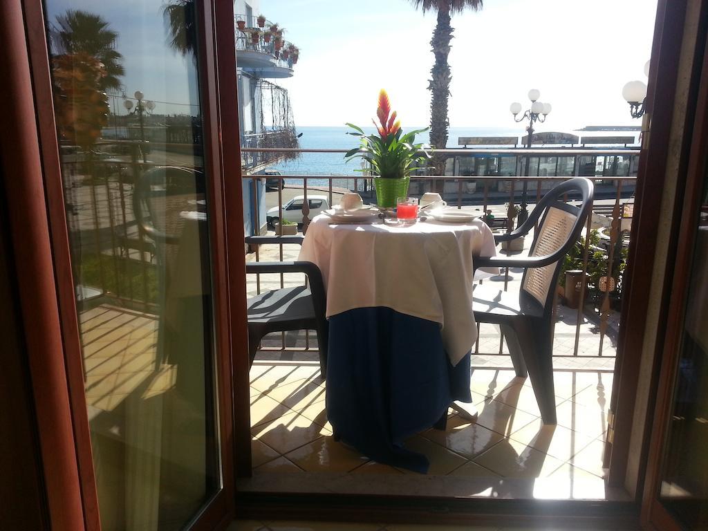 La Piazzetta Bed and Breakfast Giardini Naxos Eksteriør billede